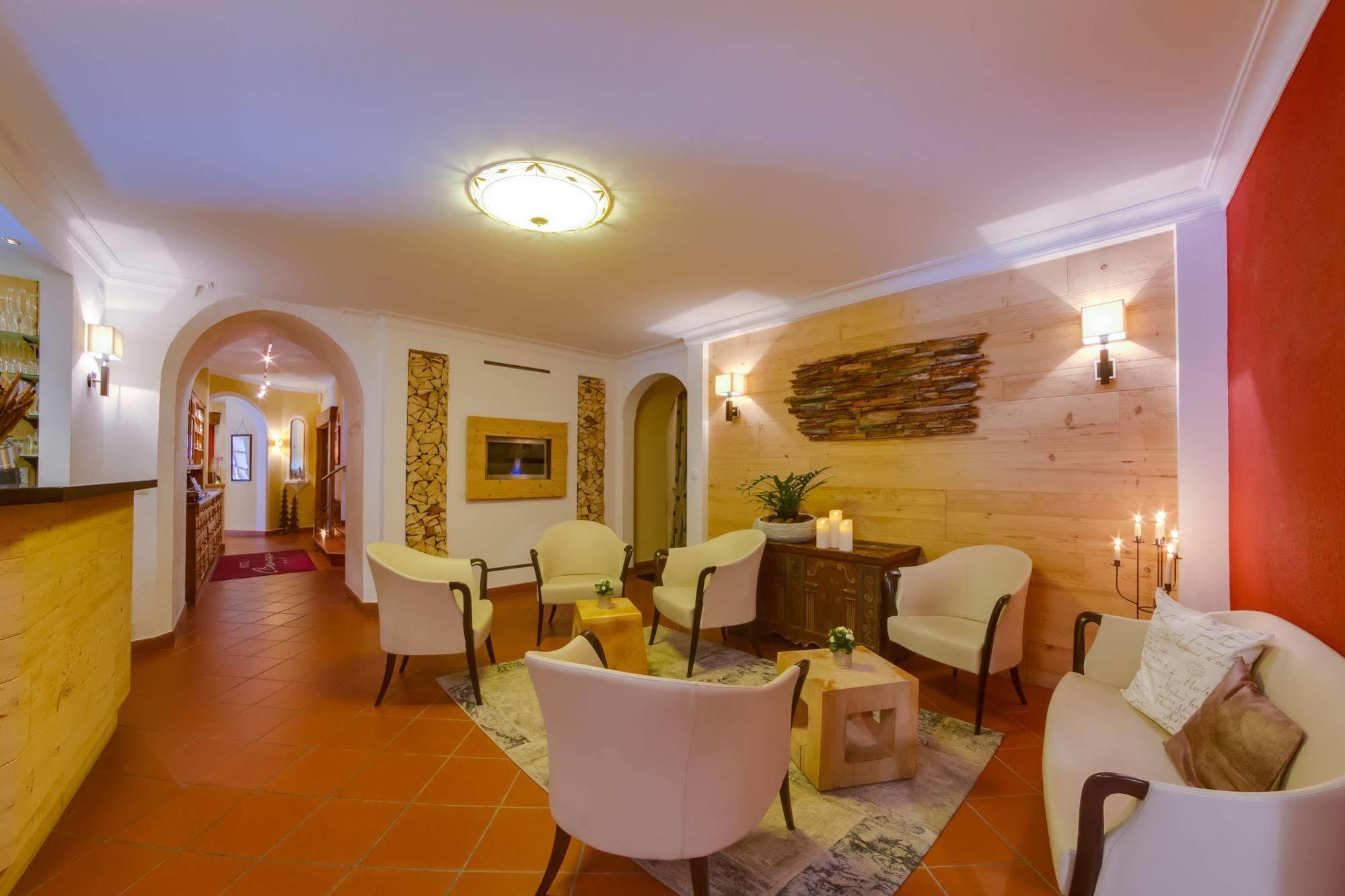 Hotel Berger Superior Riva di Tures Exterior photo