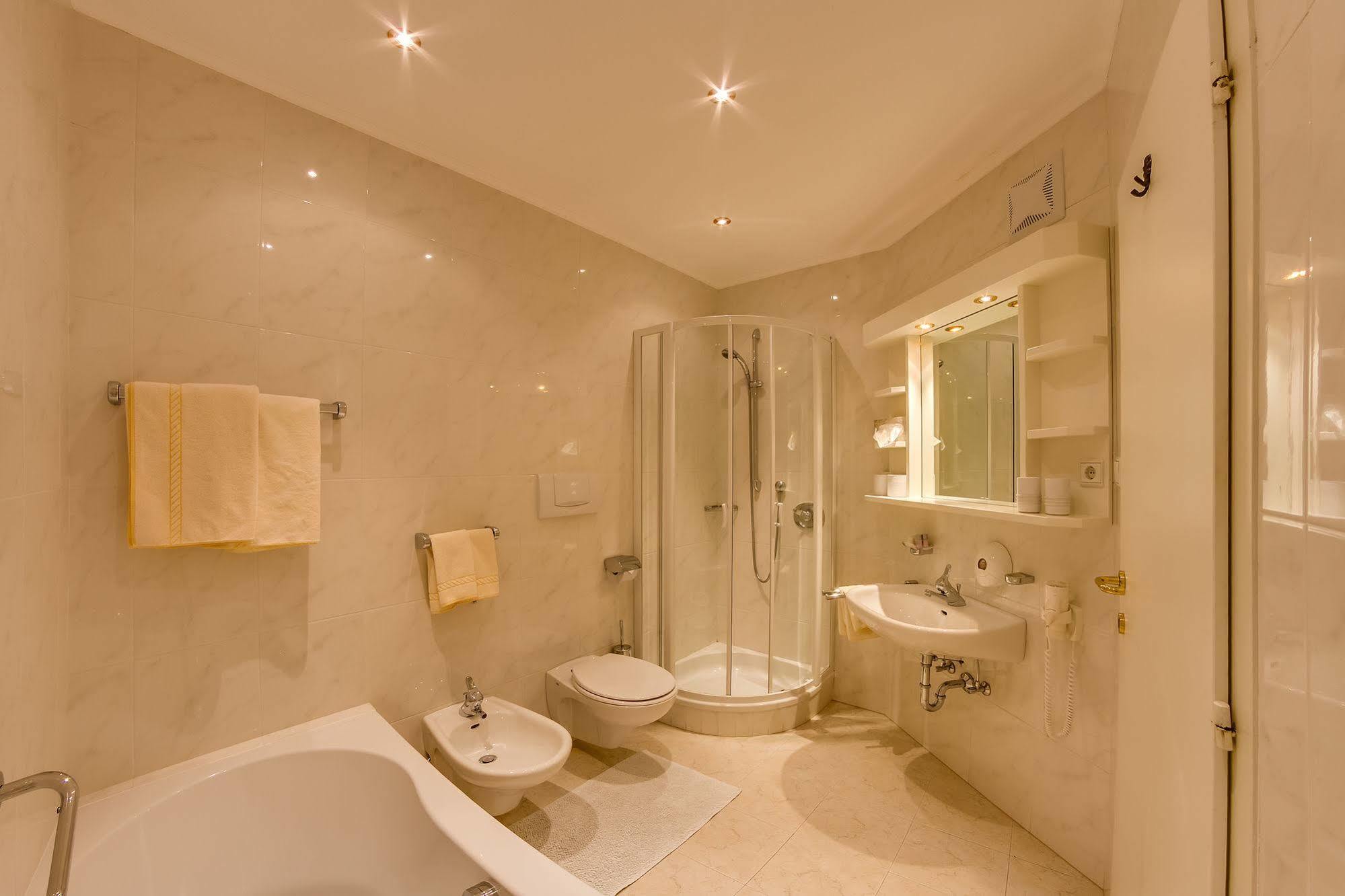 Hotel Berger Superior Riva di Tures Exterior photo