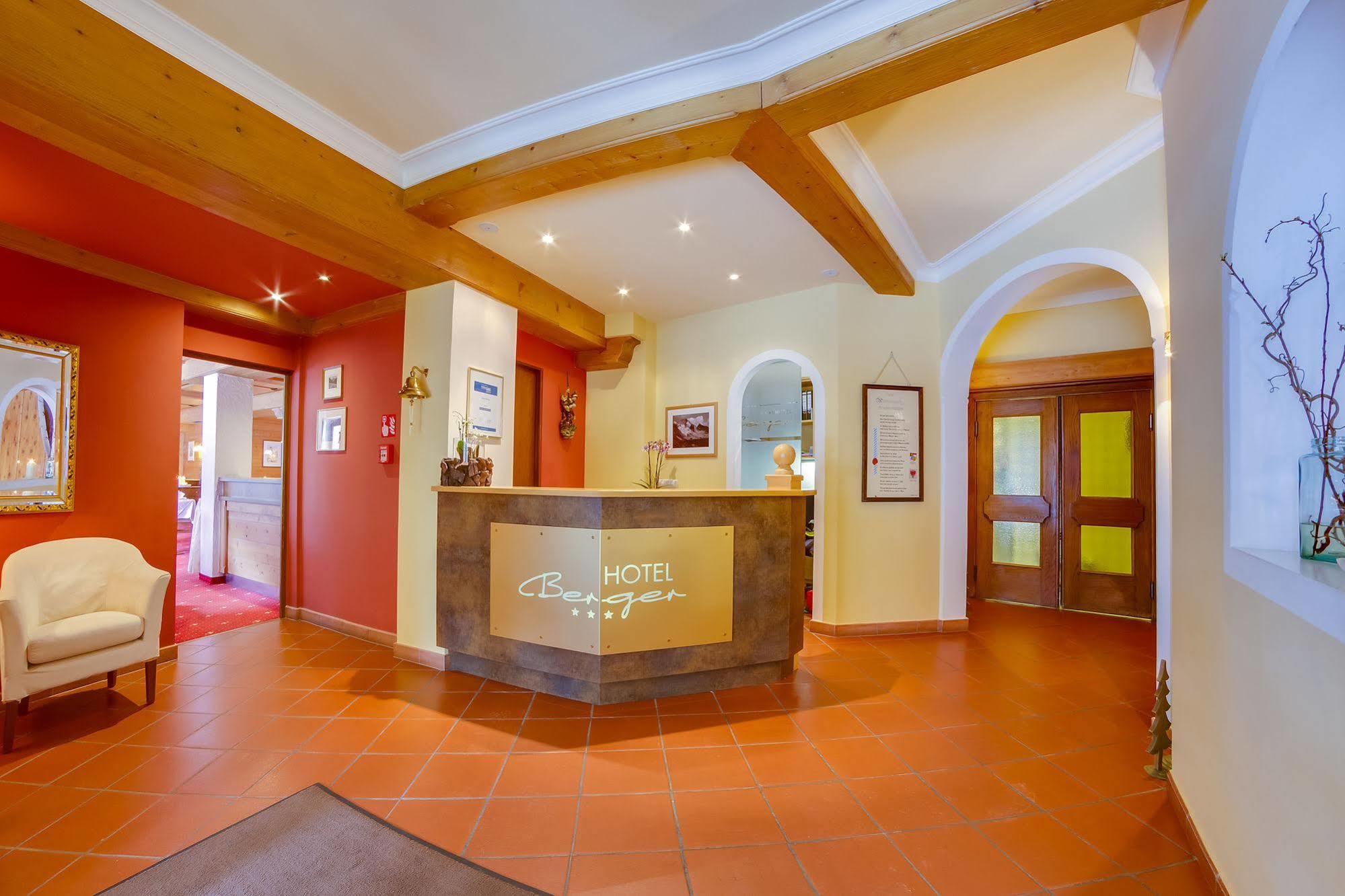 Hotel Berger Superior Riva di Tures Exterior photo